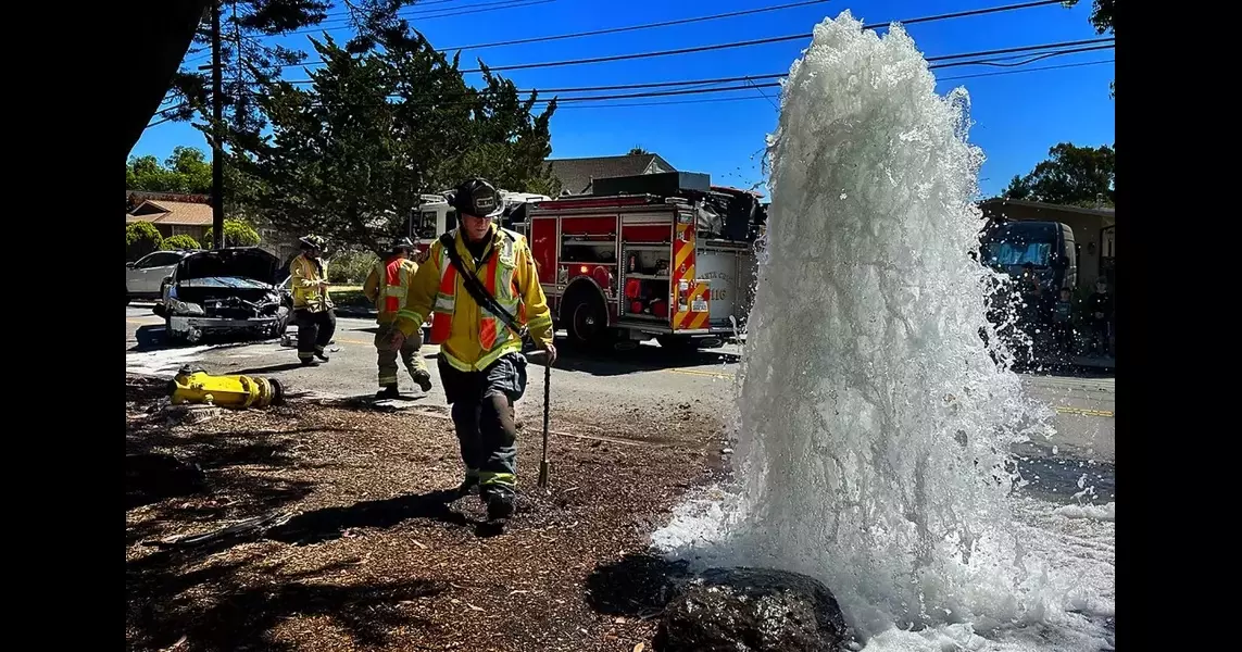 Photo | Car crash shears off fire hydrant on Western Drive in Santa Cruz