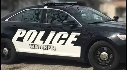 Gunfire hits houses, car in Warren