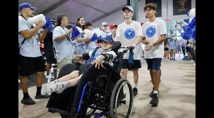 Make-A-Wish kids take MLB store shopping spree, meet stars during All-Star event in Texas