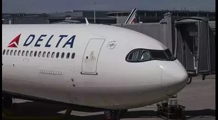 Delta flight diverted to JFK after passengers were served spoiled food