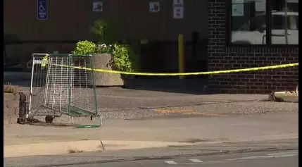 Car hits building, causes gas leak in Royal Oak