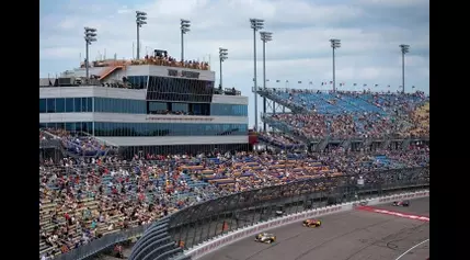 Sting Ray Robb injured in last-lap, 4-car crash in IndyCar Series race