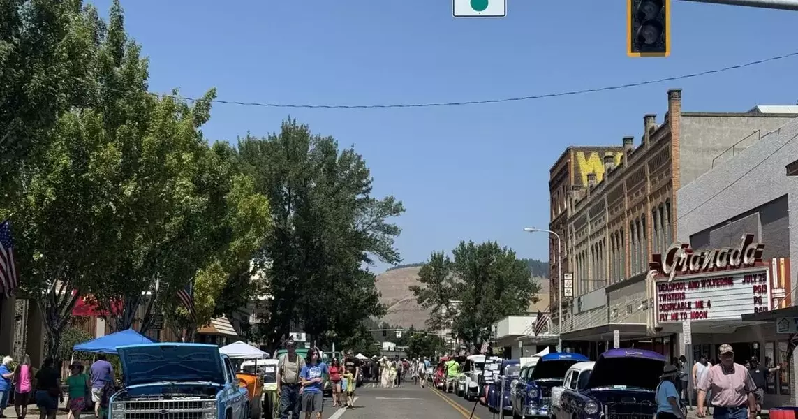 Annual car show turns La Grande into auto museum