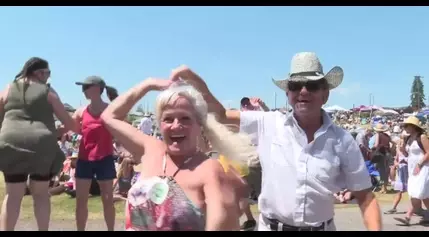 Warm weather, cool music entertains thousands at Montana Folk Festival in Uptown Butte