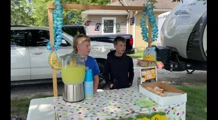 Brownsburg brothers hold annual lemonade stand to raise money for police, fire department