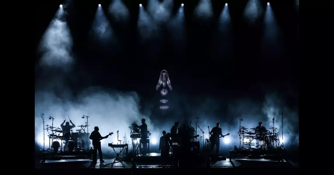 British icons Massive Attack stir Istanbul with music, messages