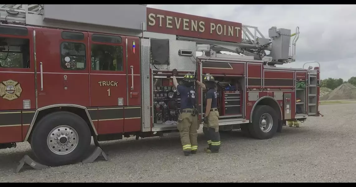 Stevens Point fire crews feel the heat as they train on car fire response