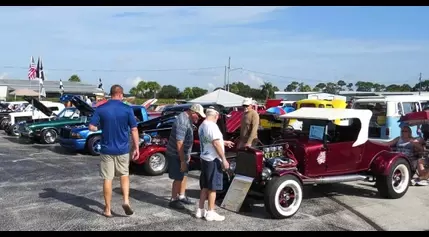 Collector Car Show raises funds for Honor Flights