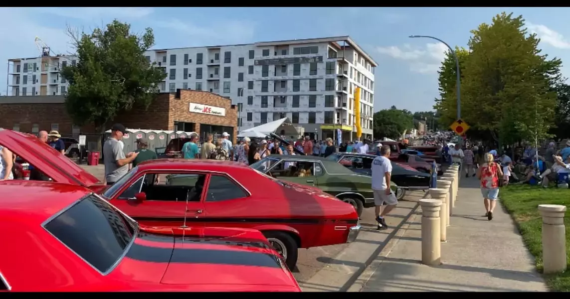 Classic cars take over downtown for 7th annual ‘Hot Classics Night’