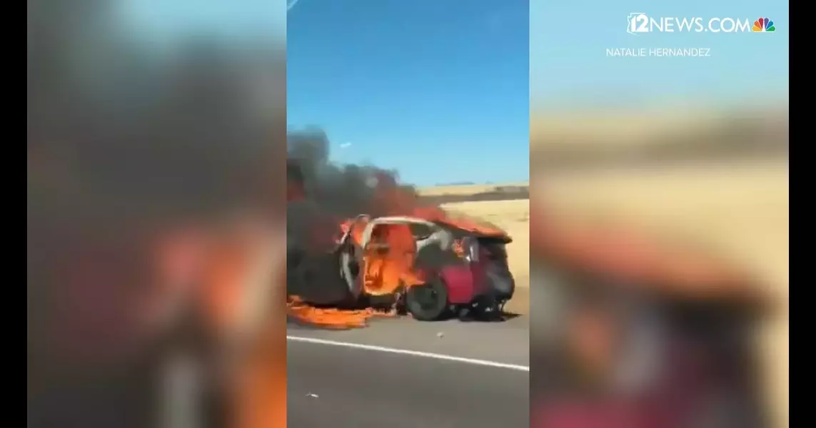 Car catches fire, causes brush fire near Sunset Point in Arizona