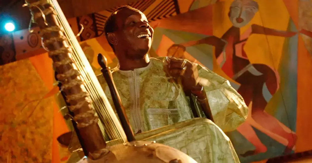 Toumani Diabaté, Malian Master of the Kora, Is Dead at 58