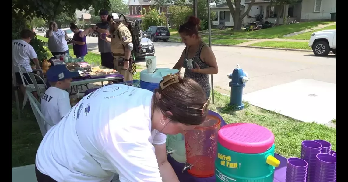 Muscatine family raising money for domestic violence shelter with a lemonade stand