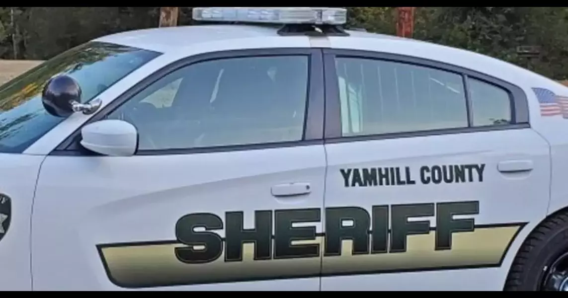 Man dead following single-car crash in Yamhill County