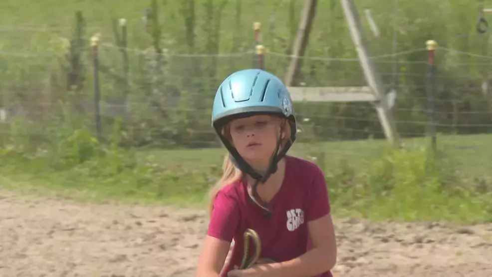 Seven-year-old girl raising money after losing horse