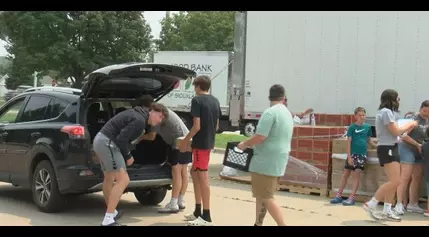 Food Bank of Siouxland’s mobile pantry sent to Riverside to help flood victims