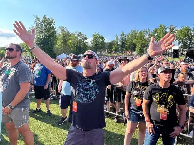 To hell with the devil: Alive Music Festival kicks off with Stryper and for KING + COUNTRY