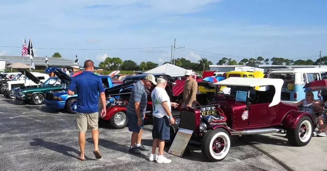 Collector Car Show raises funds for Honor Flights