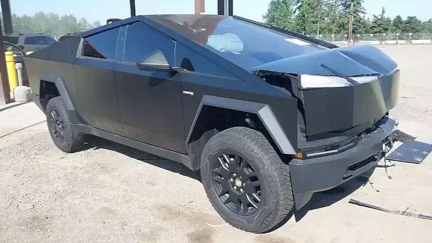 2024 Tesla Cybertruck Ends Up on the Salvage Car Market. Fix or Scrap?