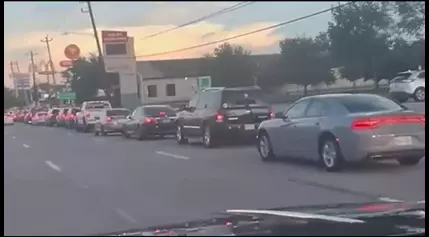 Incredibly long lines seen at Houston fast food restaurants post-Beryl