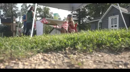 Clear Lake kids raise money for flood relief with lemonade stand