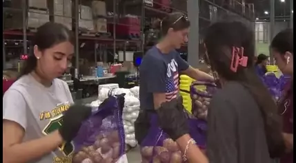 San Antonio Food Bank expects drop in volunteers in August, calls for additional help