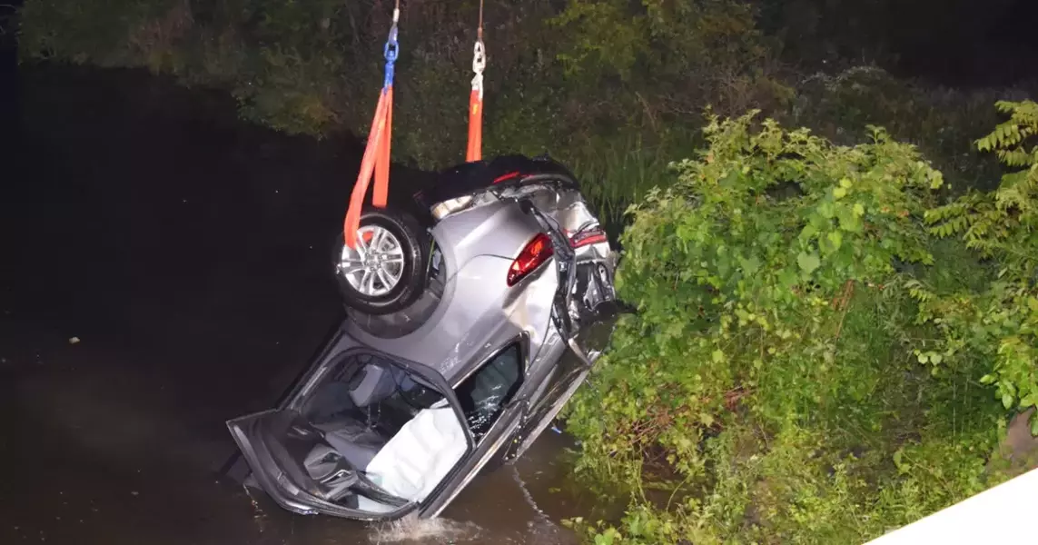 Mother & two kids dead after car crashes into creek in Lapeer