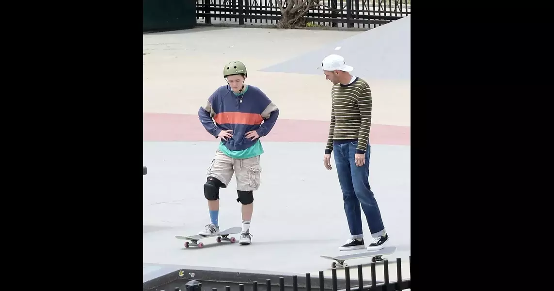 Ben Affleck and Jennifer Garner’s kids Fin and Sam have fun at the skatepark