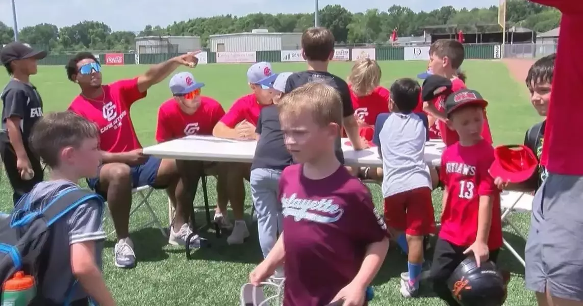 Acadiana Cane Cutters host kids camp