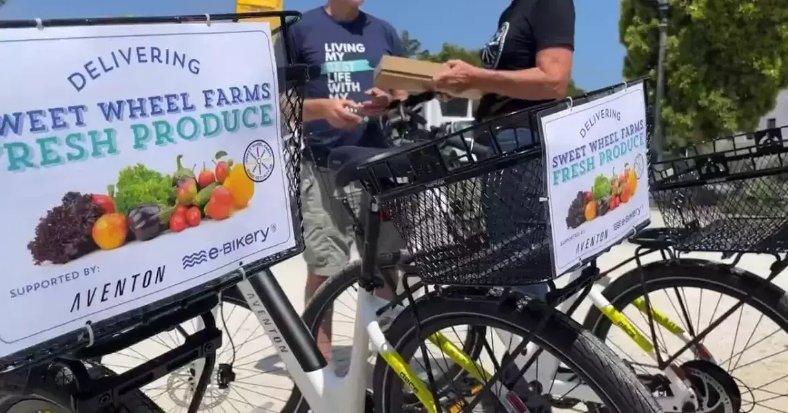 Summerland farm stand receives four electric bikes for zero-emission food delivery in community