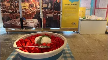 A museum exhibit on Jewish food and humor puts the ‘borscht’ in Borscht Belt