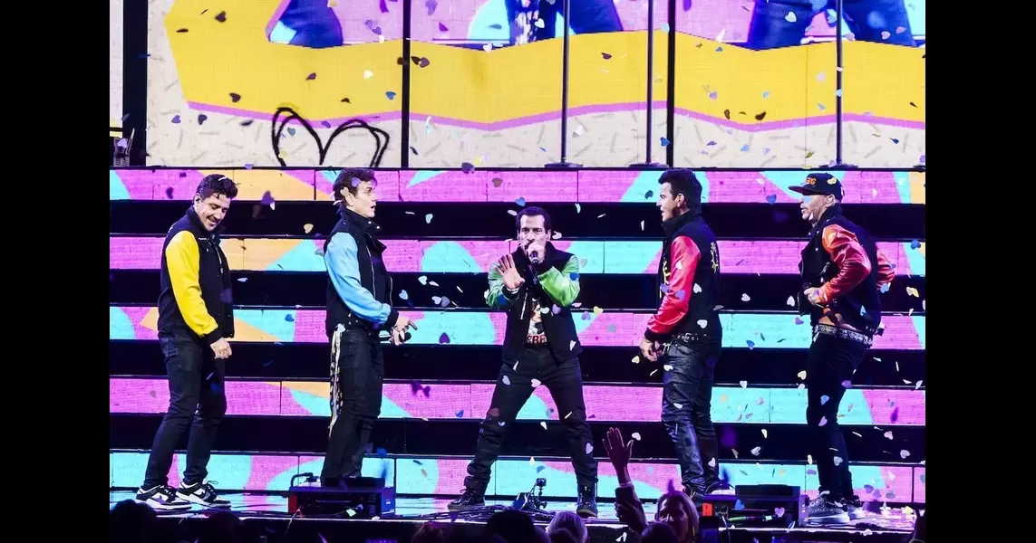 Photos: New Kids On the Block bring the ‘90s, and a whole lot of neon, to Tampa