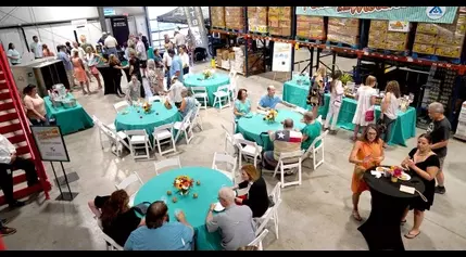 Tarrant Area Food Bank West draws a peachy crowd to festival-linked fundraiser Wednesday