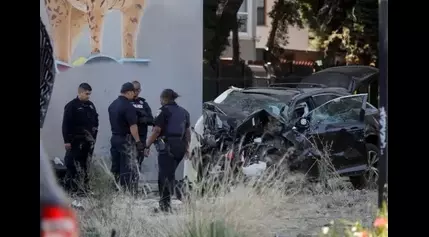 One killed, one critically injured in Oakland car crash