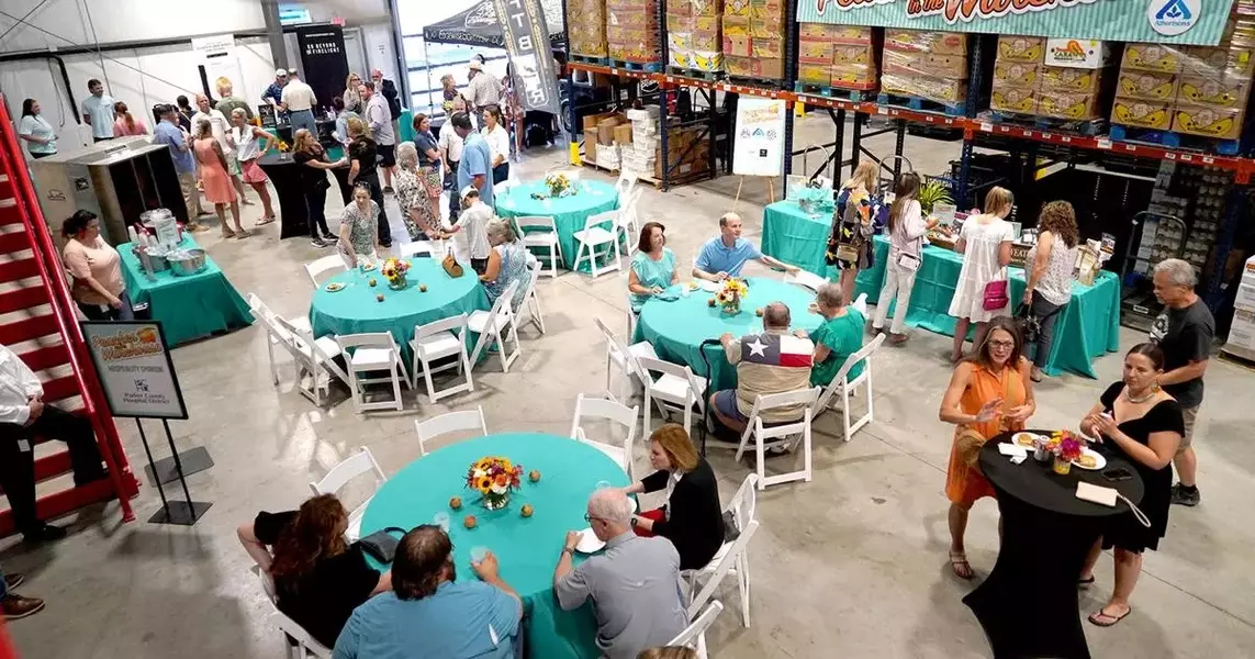 Tarrant Area Food Bank West draws a peachy crowd to festival-linked fundraiser Wednesday