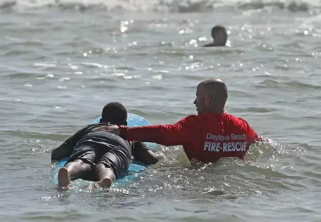 First responders help kids ‘Hang Ten’ at surfing event in Daytona