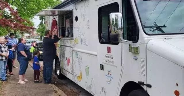 Neighborhood Food Market open in Lorraine Park Saturday