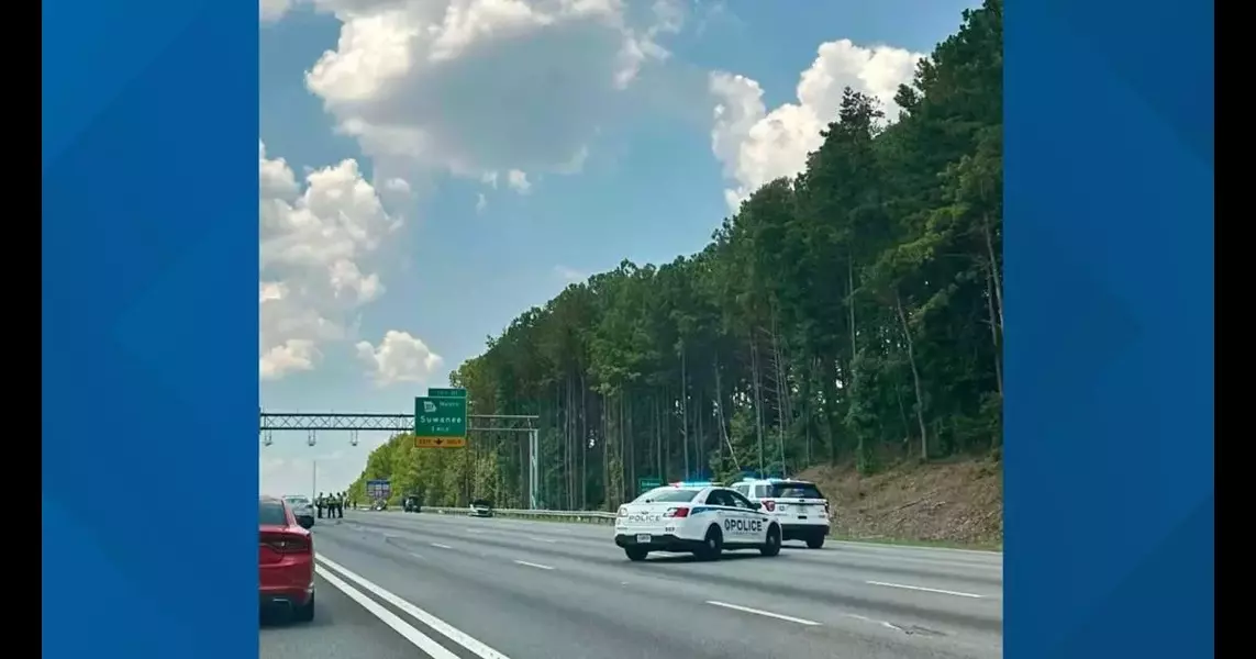 One dead after multi-car crash on I-85 in Gwinnett County, officials say