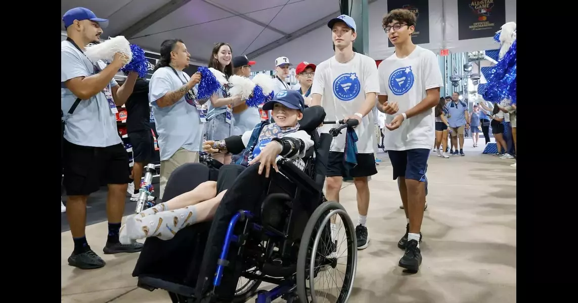 Make-A-Wish kids take MLB store shopping spree, meet stars during All-Star event in Texas