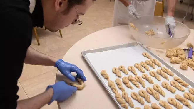 ‘Everything was in her head.’ Cape Cod Greek festival shares family recipes, culture