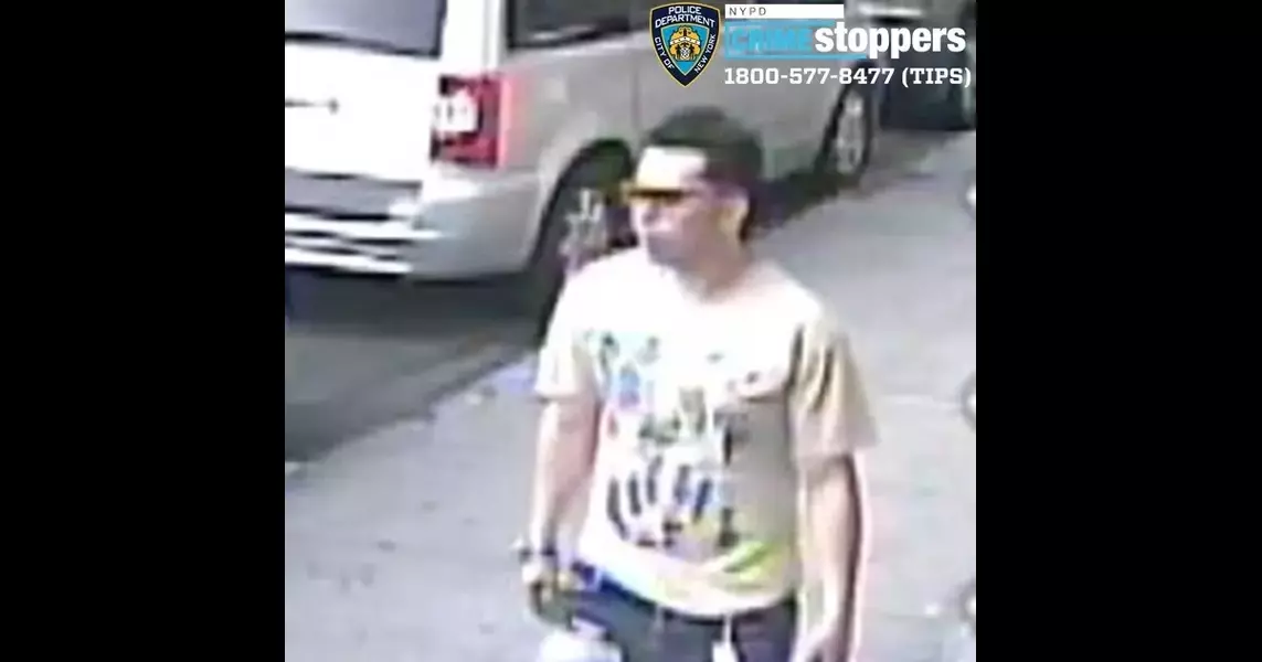 Two men sought for stealing a safe from a money transfer company in Jackson Heights: NYPD