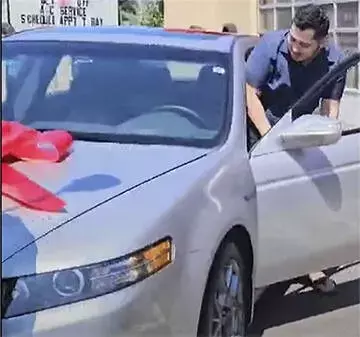 Veteran, single dad gets car from Bremerton company