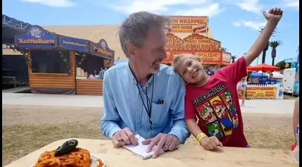 Feasting on cinnamon rolls, curly fries and everything else at the Ventura County Fair