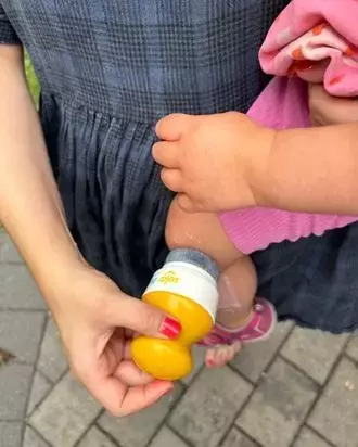 This Applicator Makes It Easy to Put Sunscreen on a Toddler