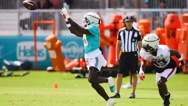 Miami Dolphins’ Tyreek Hill puts money aside: ‘We’re focused on winning games’