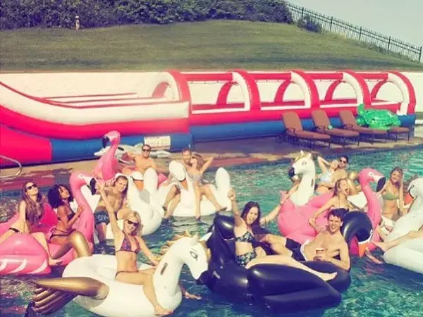 See Every Celeb Who’s Stayed at Taylor Swift’s Holiday House in Rhode Island Over the Years