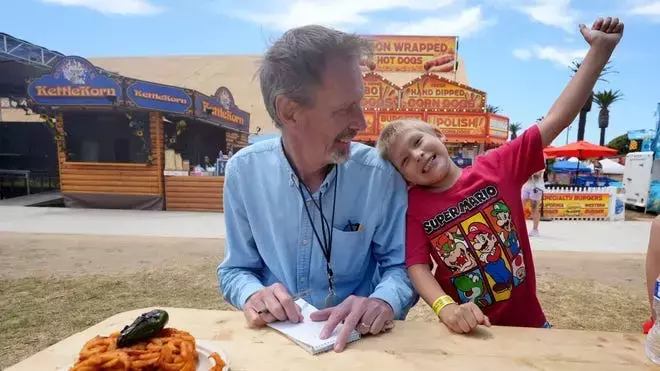 Feasting on cinnamon rolls, curly fries and everything else at the Ventura County Fair