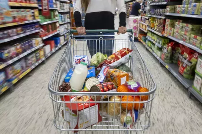 🛒19 Ways to save money on groceries, per consumer experts