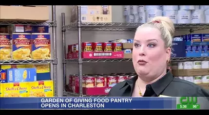 New food pantry opens in Charleston