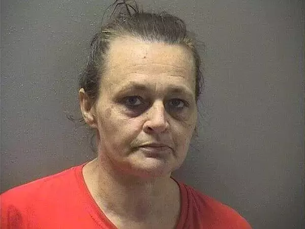 Woman arrested after allegedly paying friend with fake money