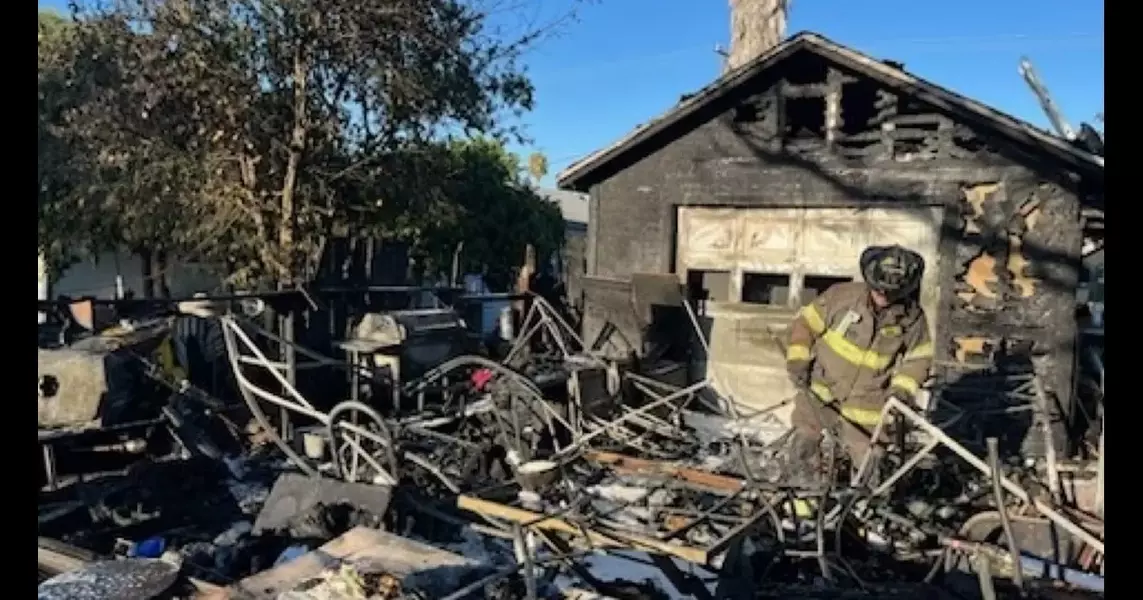 2 outbuildings, 2 cars and food truck damaged in Turlock fire